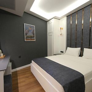 Budget Without Window Room